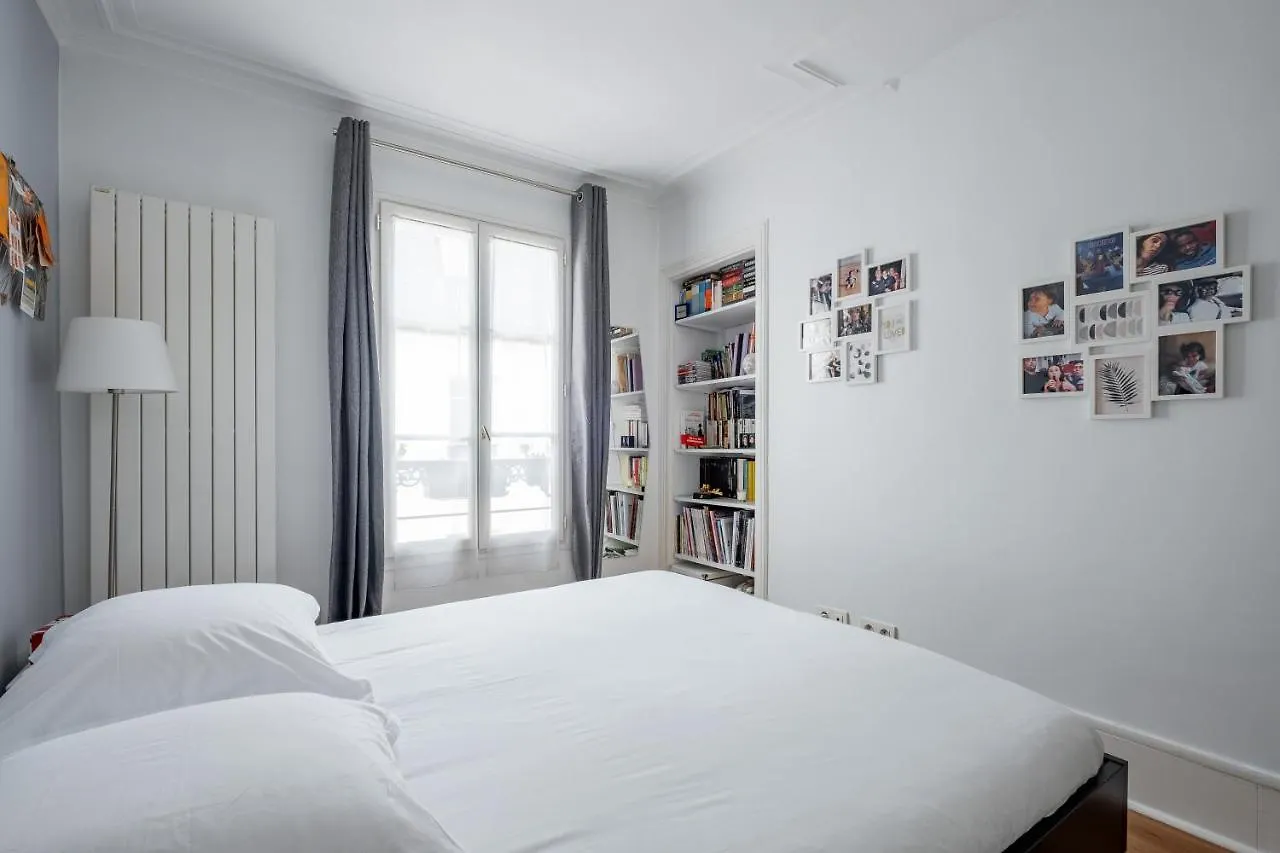 Veeve - Batignolles Blues Apartment Paris